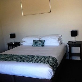 Neagles Retreat Lodge Clare